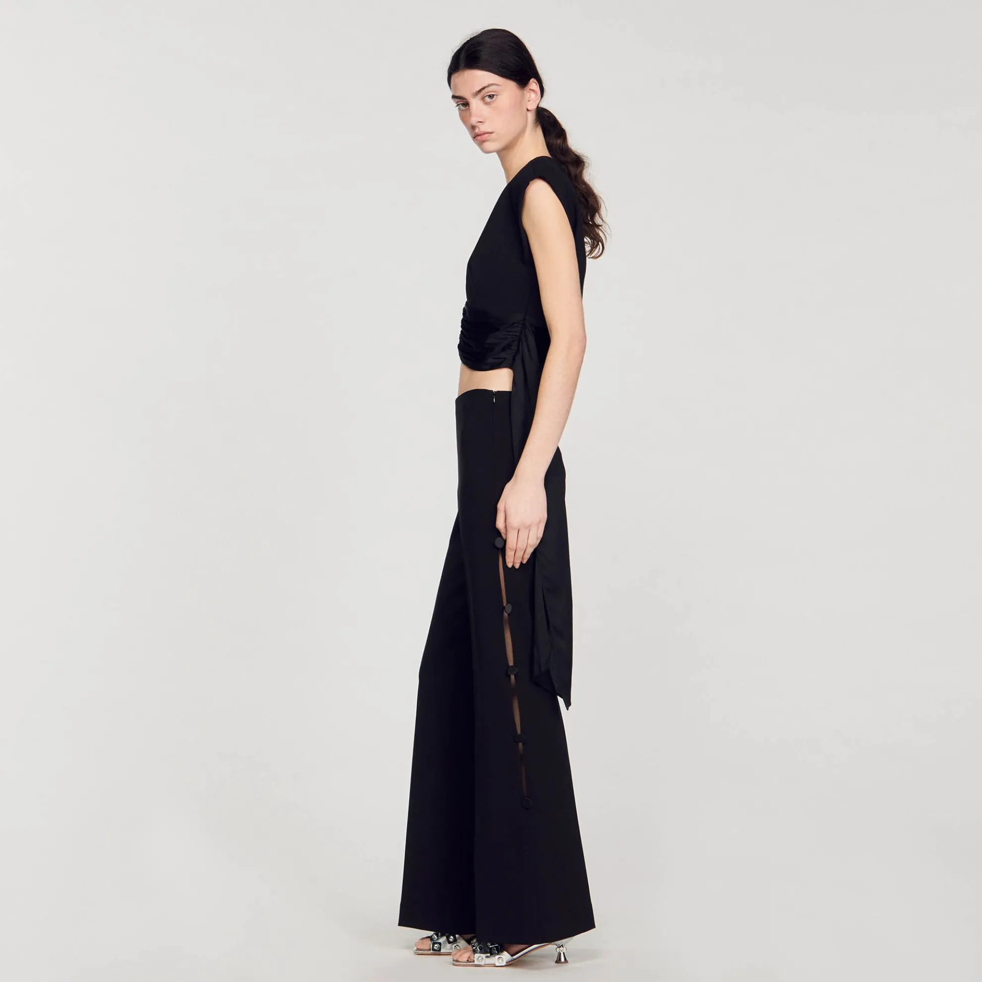 Korte Top Met Asymmetrische Stukken